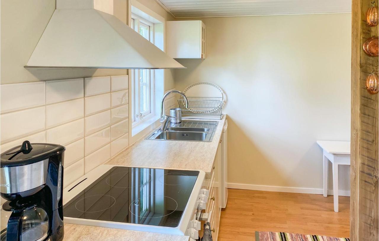 Amazing Home In Faerjestaden With Kitchen מראה חיצוני תמונה