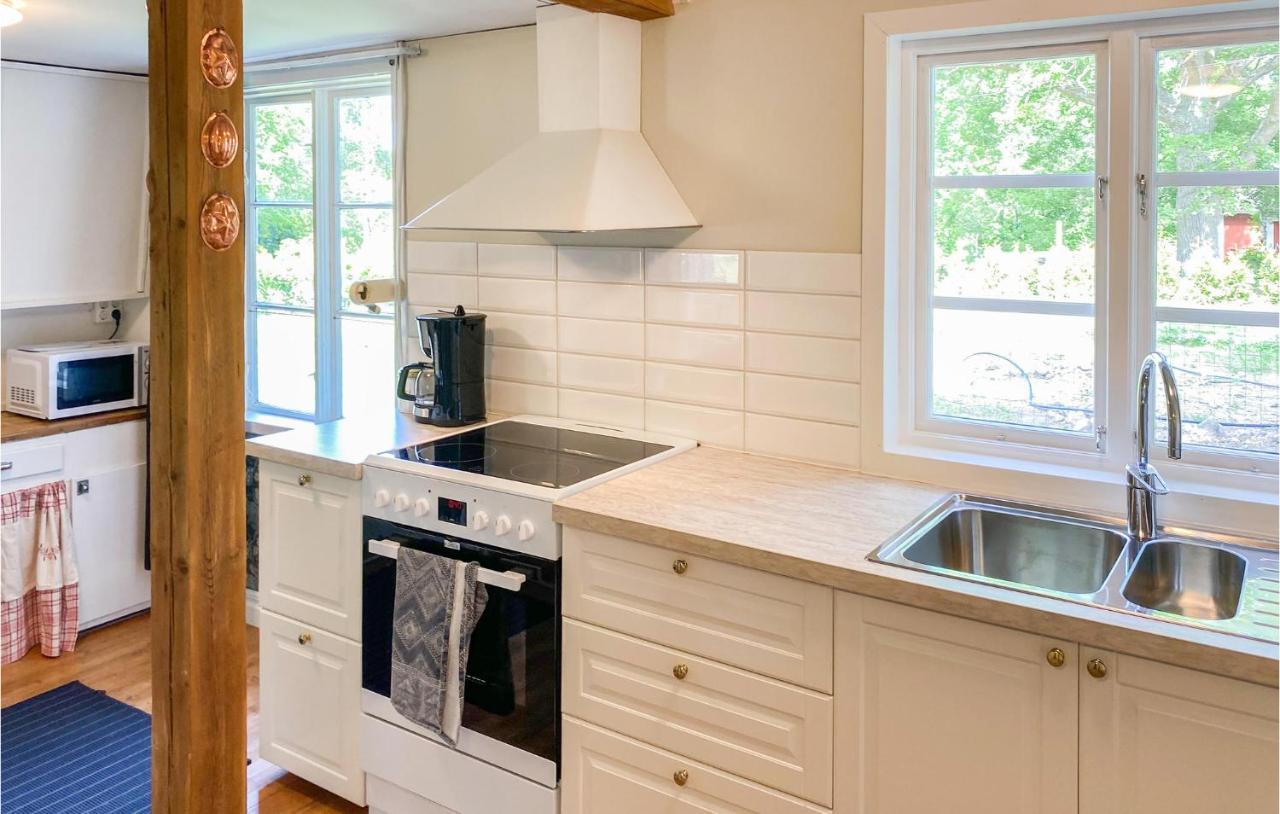 Amazing Home In Faerjestaden With Kitchen מראה חיצוני תמונה