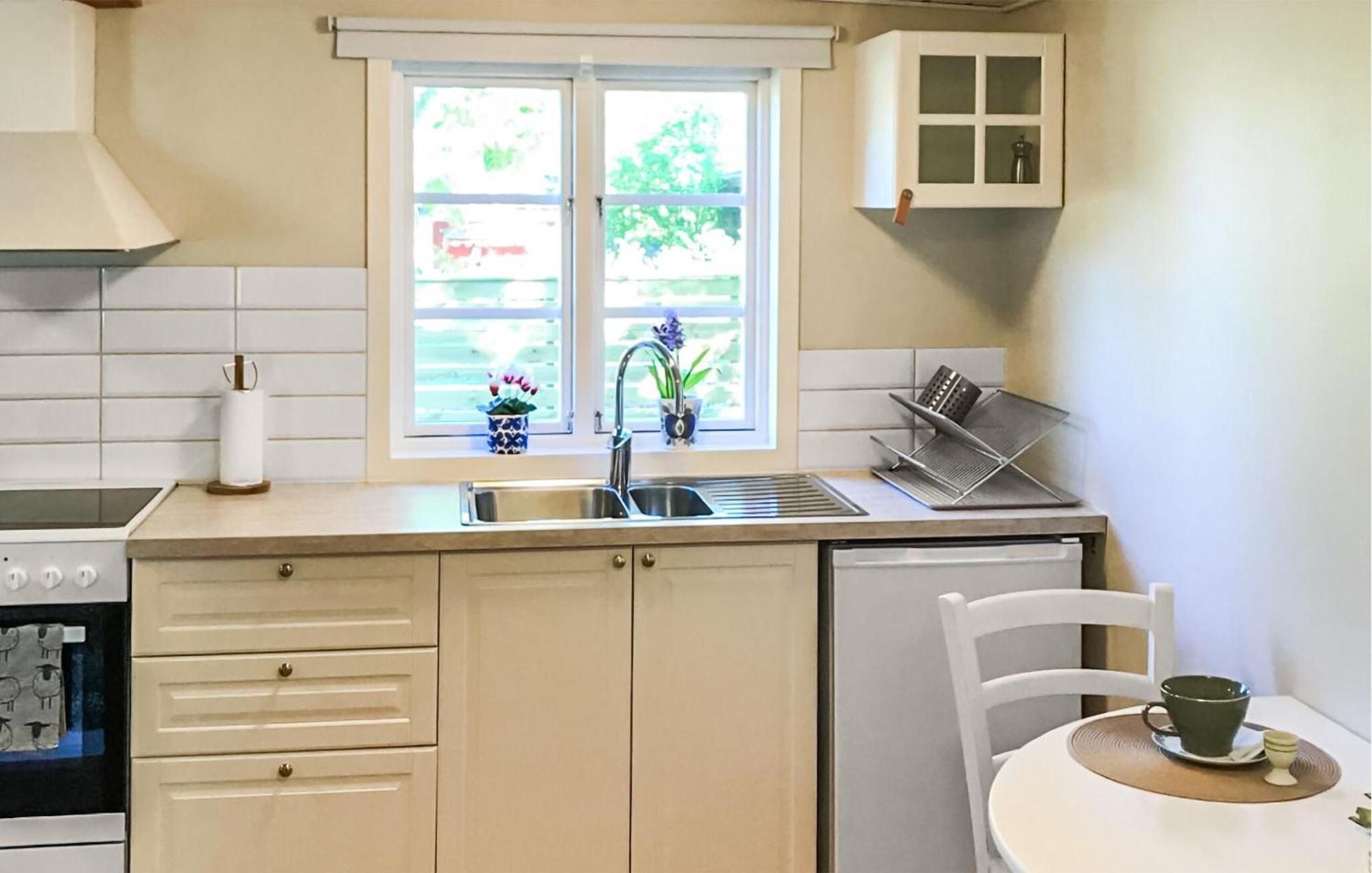 Amazing Home In Faerjestaden With Kitchen מראה חיצוני תמונה
